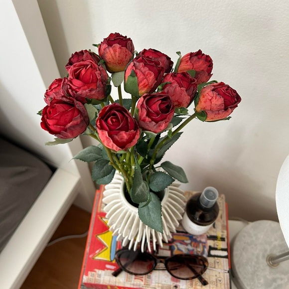 Dried Fake Roses - Picture 2 of 3